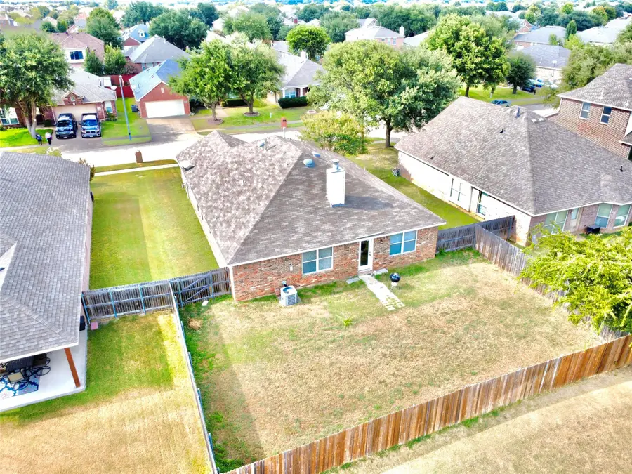 2779 Sunvalley Drive, Grand Prairie, TX 75052 - Image #3