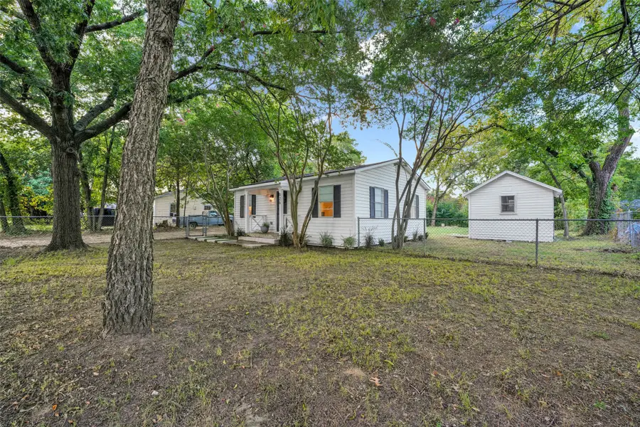 826 W Laramie Lane, Dallas, TX 75217 - Image #2