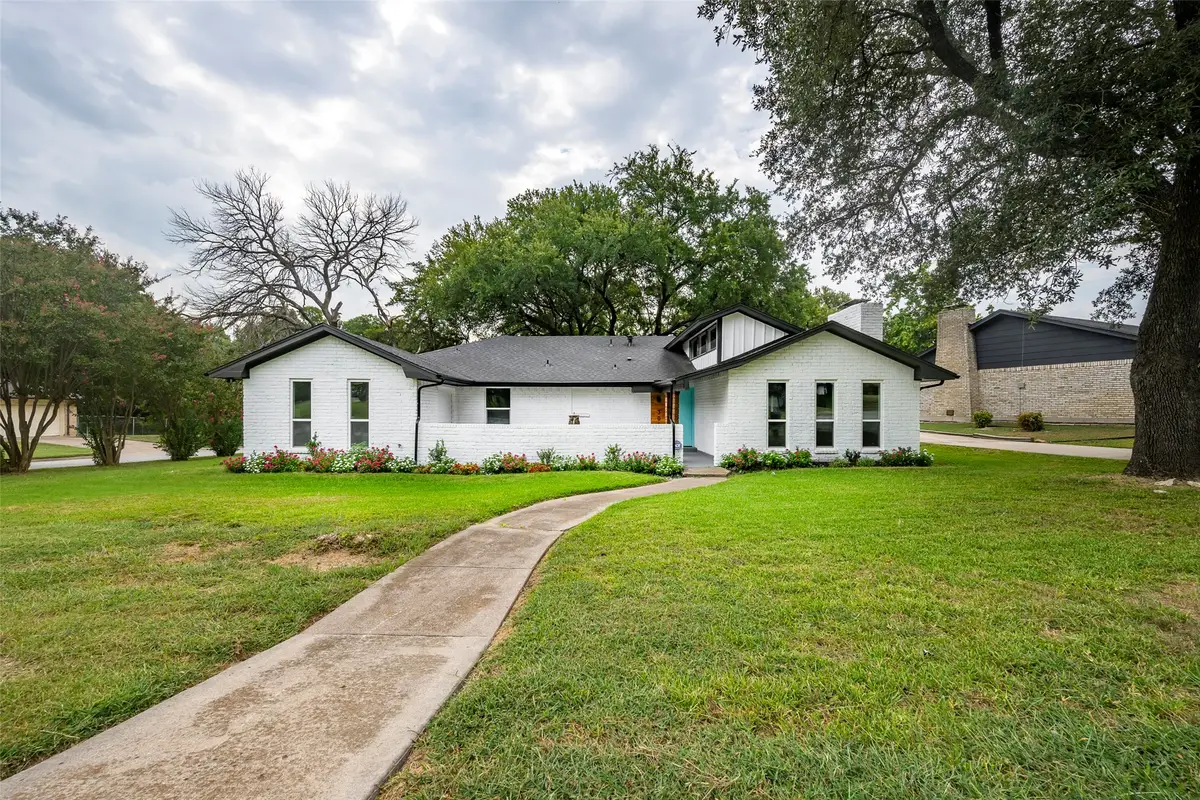 300 Brookwood Drive, Desoto, TX 75115 - Image #1