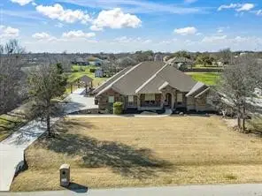 250 Parker Oaks Lane, Hudson Oaks, TX 76087
