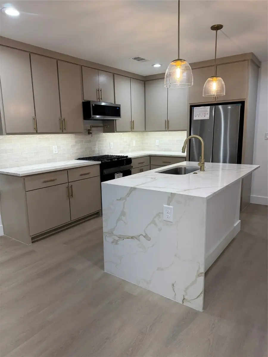 1411 E Waco Avenue, Dallas, TX 75216 - Image #3