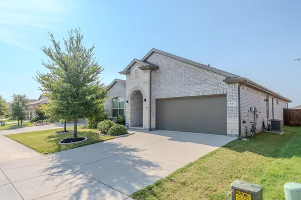 521 Dunmore Drive, Fort Worth, TX 76052