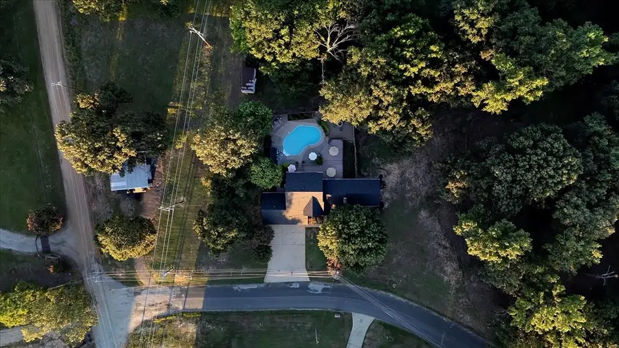 1408 E Lake Drive, Gladewater, TX 75647 - Image #3