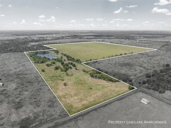 682 W Somers Lane, Axtell, TX 76624