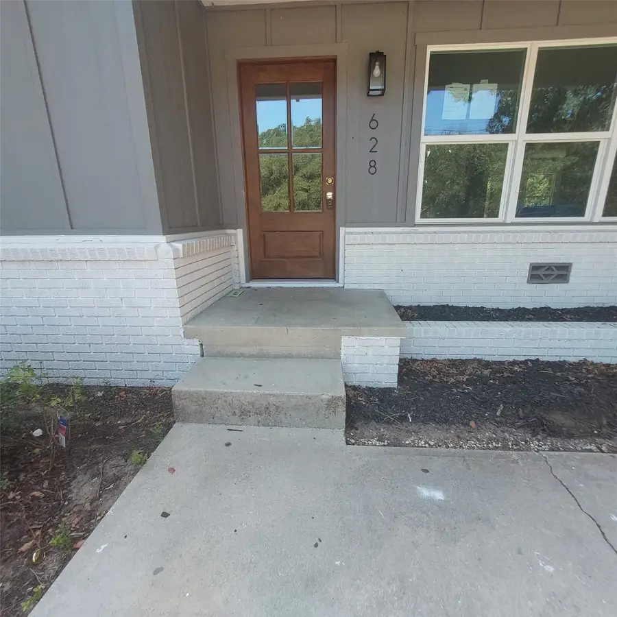 628 Polly Avenue, Azle, TX 76020 - Image #2