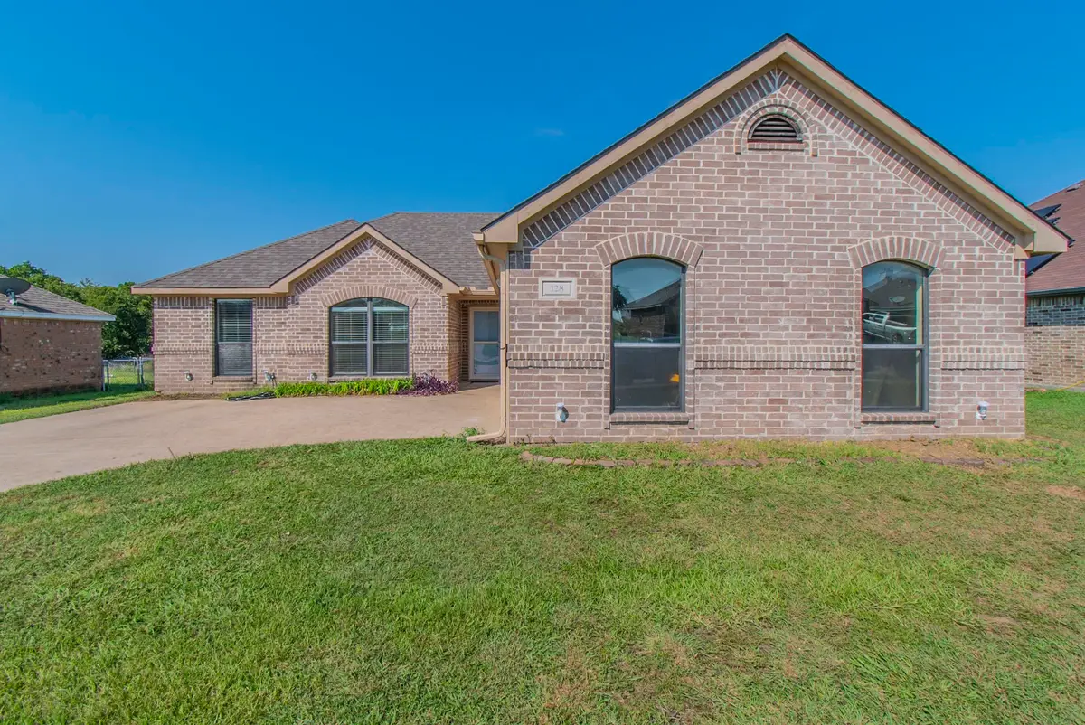 128 Chambers Creek Circle, Maypearl, TX 76064 - Image #1