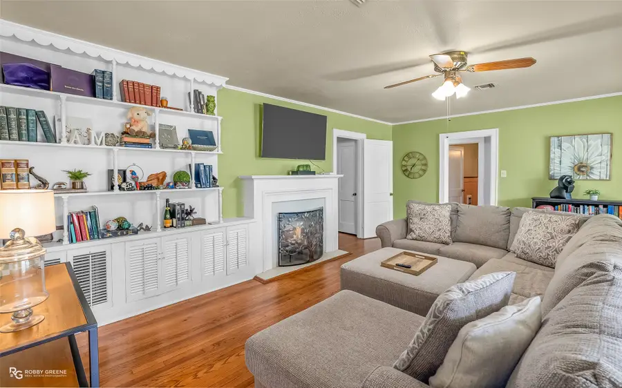 3642 Gilbert Drive, Shreveport, LA 71104 - #3