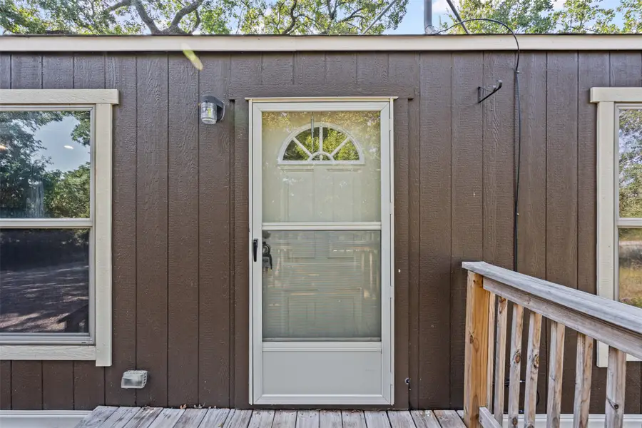 186 Sleepy Meadow Drive, Bridgeport, TX 76426 - Image #2