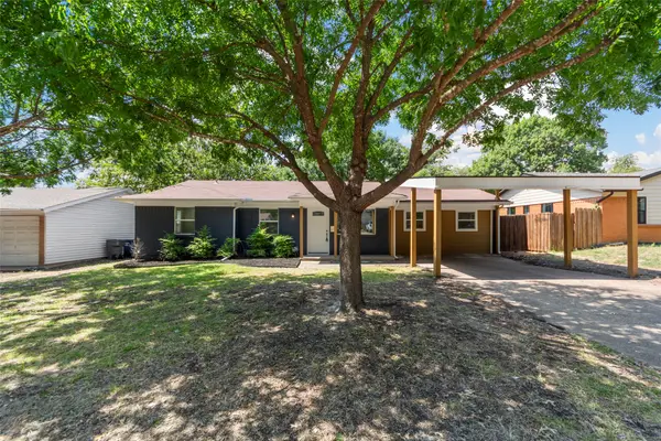 13215 Blossomheath Lane, Dallas, TX 75240