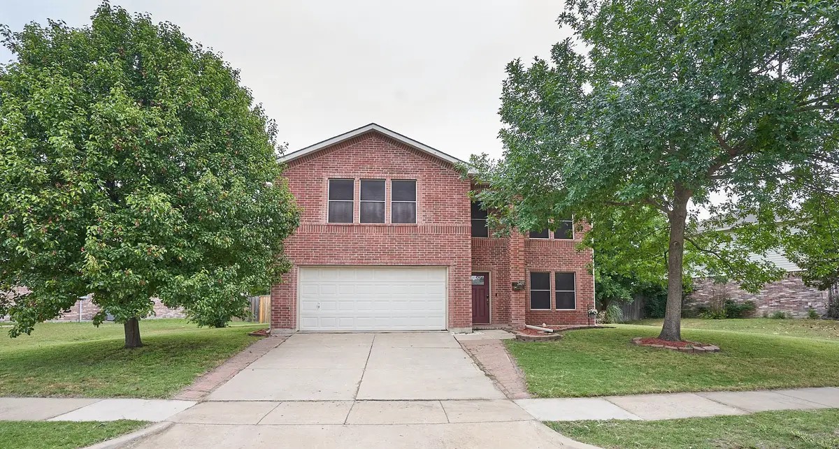 2405 Chestnut Drive, Little Elm, TX 75068 - Image #1