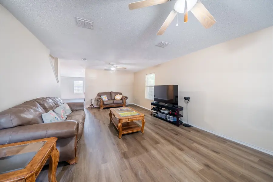 2405 Chestnut Drive, Little Elm, TX 75068 - Image #3