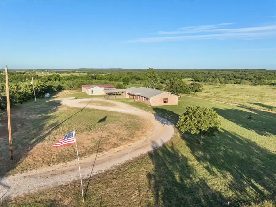 957 Frog Hollar, Bowie, TX 76230 - Image #2