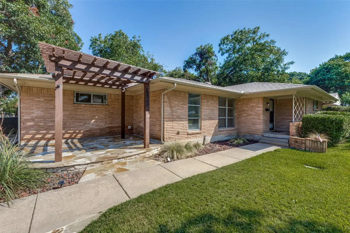 2733 Whitewood Drive, Dallas, TX 75233 - Image #1