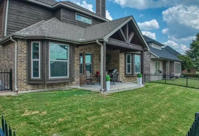 1709 Carnoustie Drive, Ennis, TX 75119 - Image #3