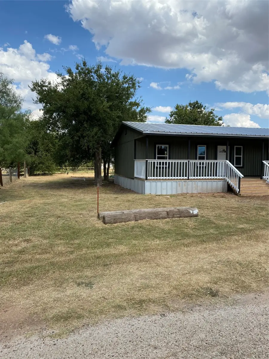 819 Avenue B, Hamlin, TX 79520 - Image #2