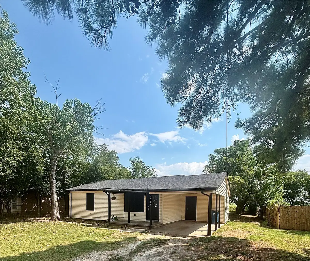 806 E Beth Street, Whitney, TX 76692 - Image #1