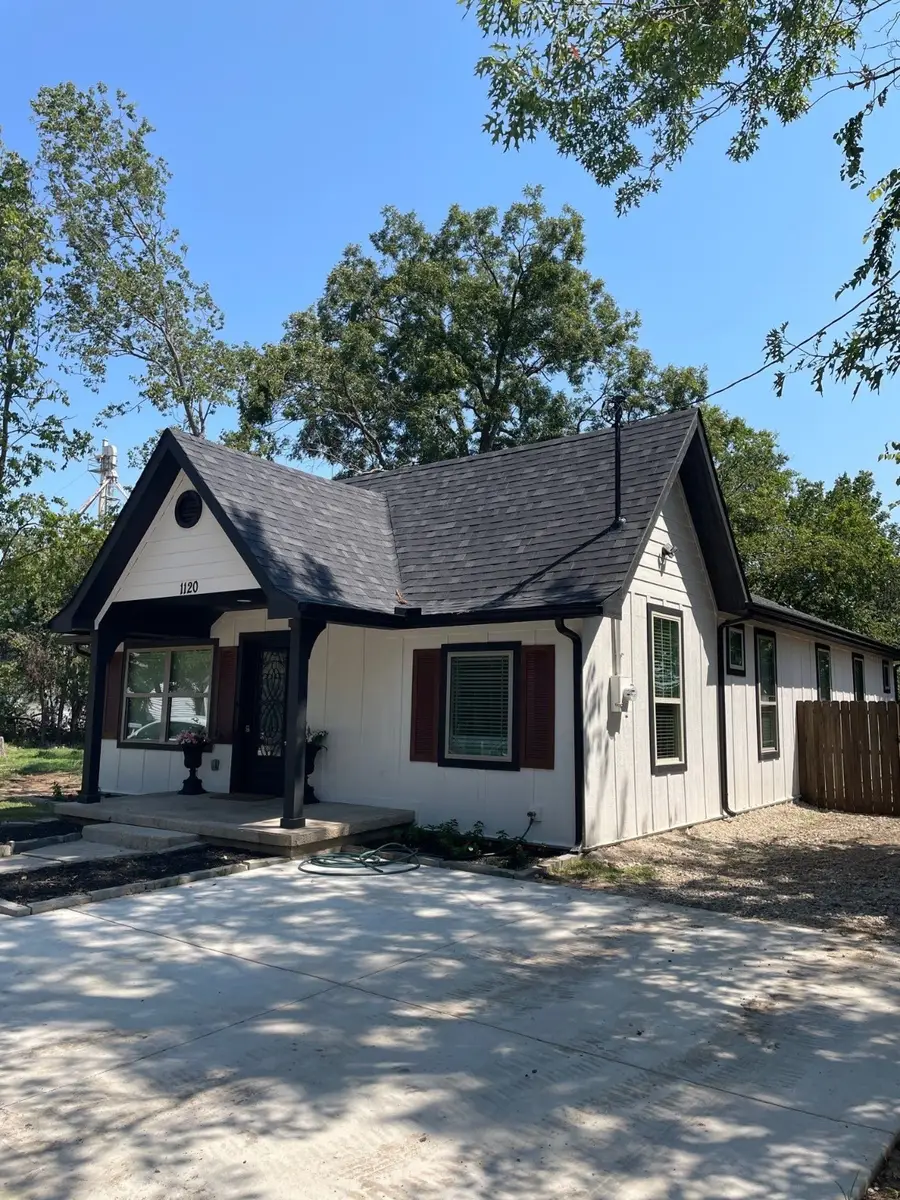 1120 N Commerce Street, Gainesville, TX 76240 - Image #2