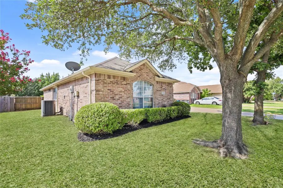 3206 Creekside Drive, Sachse, TX 75048 - Image #3