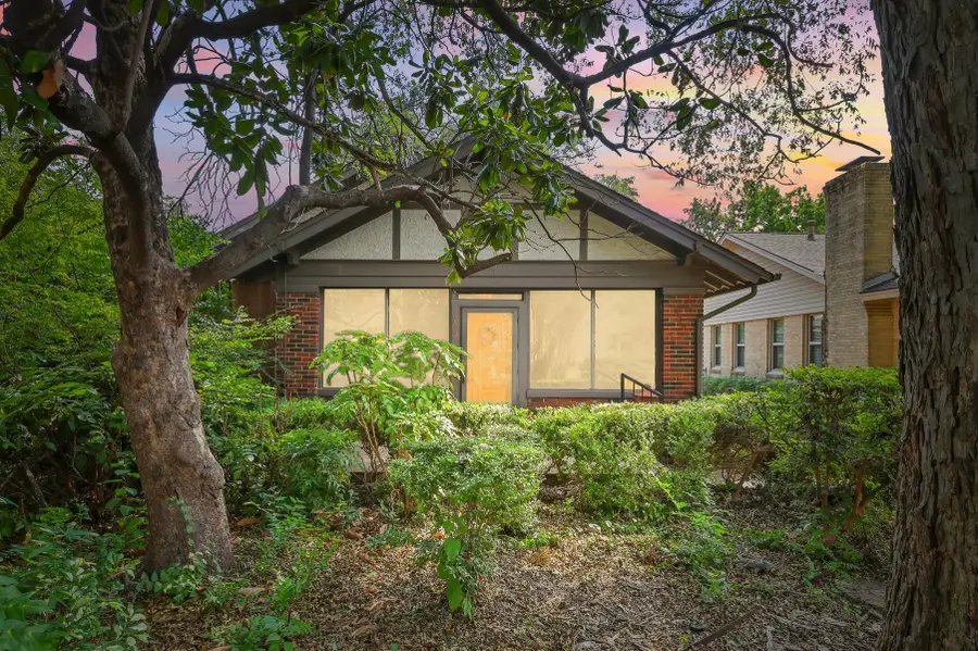 1042 N Clinton Avenue, Dallas, TX 75208 - Image #2