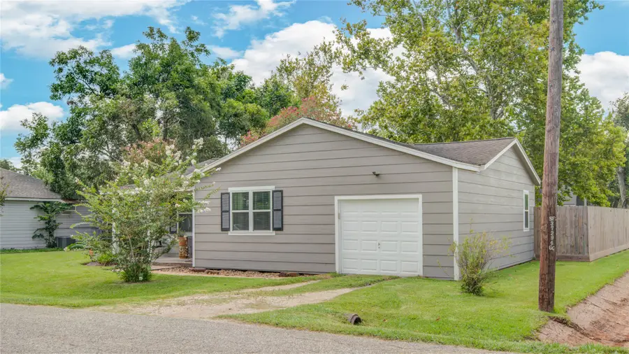 230 2nd Street, Brazoria, TX 77422 - Image #2