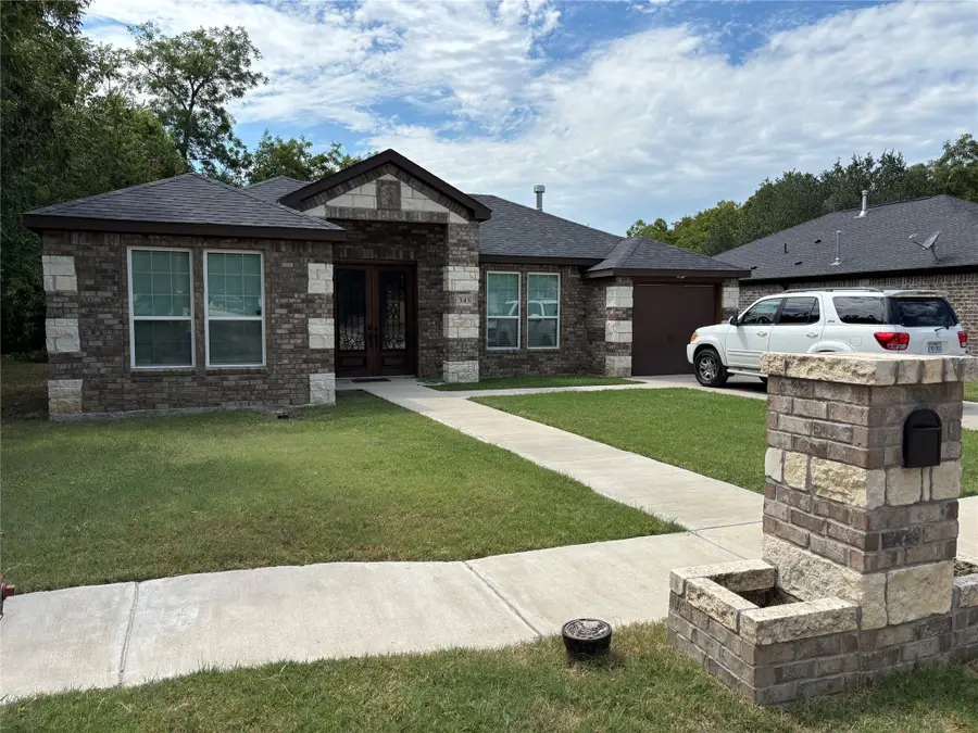 343 N Morris Street, Gainesville, TX 76240 - Image #2
