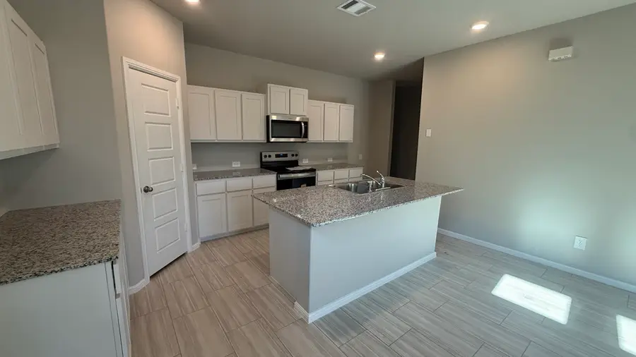 3065 Pecan Farm Lane, Fort Worth, TX 76140 - Image #2