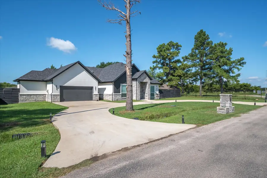 222 Meadowlark Drive, Wills Point, TX 75169 - Image #3