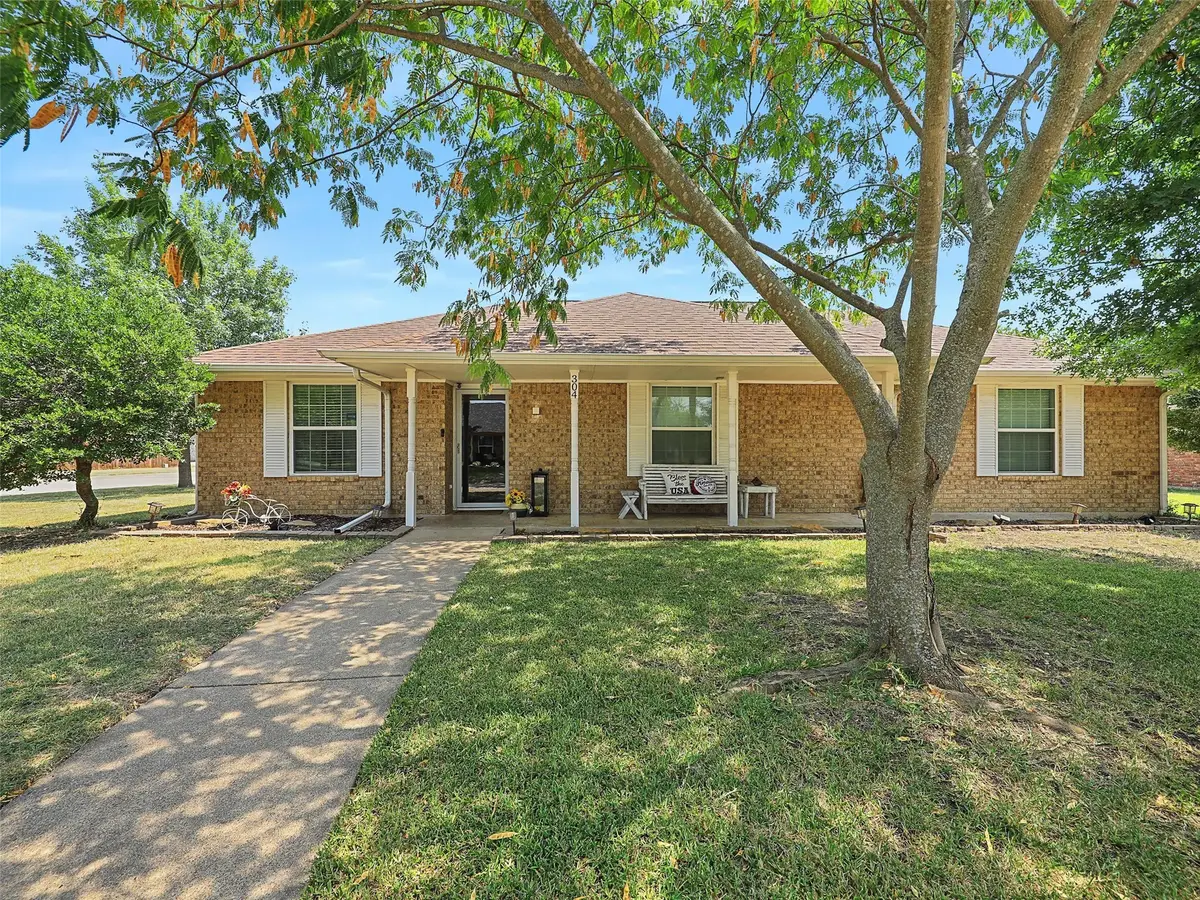 304 Johnston Boulevard, Waxahachie, TX 75165 - Image #1