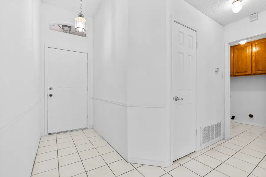 12187 Rolling Oaks Drive, Whitney, TX 76692 - Image #3