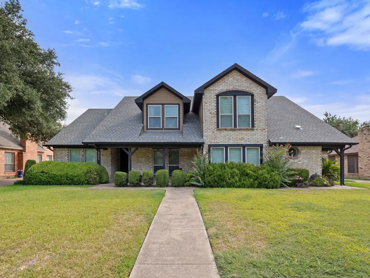 6504 Lago Vista Drive, Benbrook, TX 76132 - Image #1