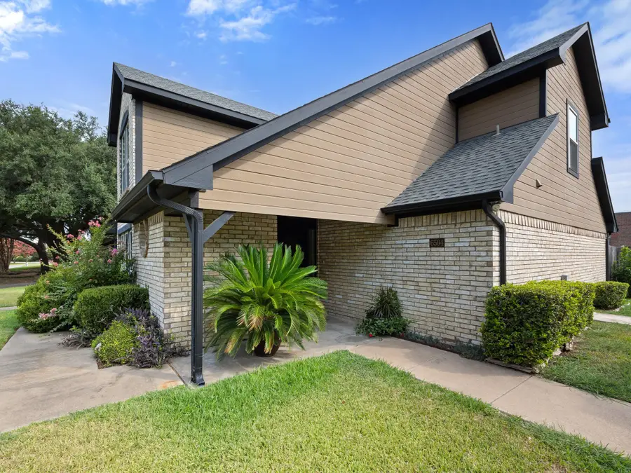 6504 Lago Vista Drive, Benbrook, TX 76132 - Image #3