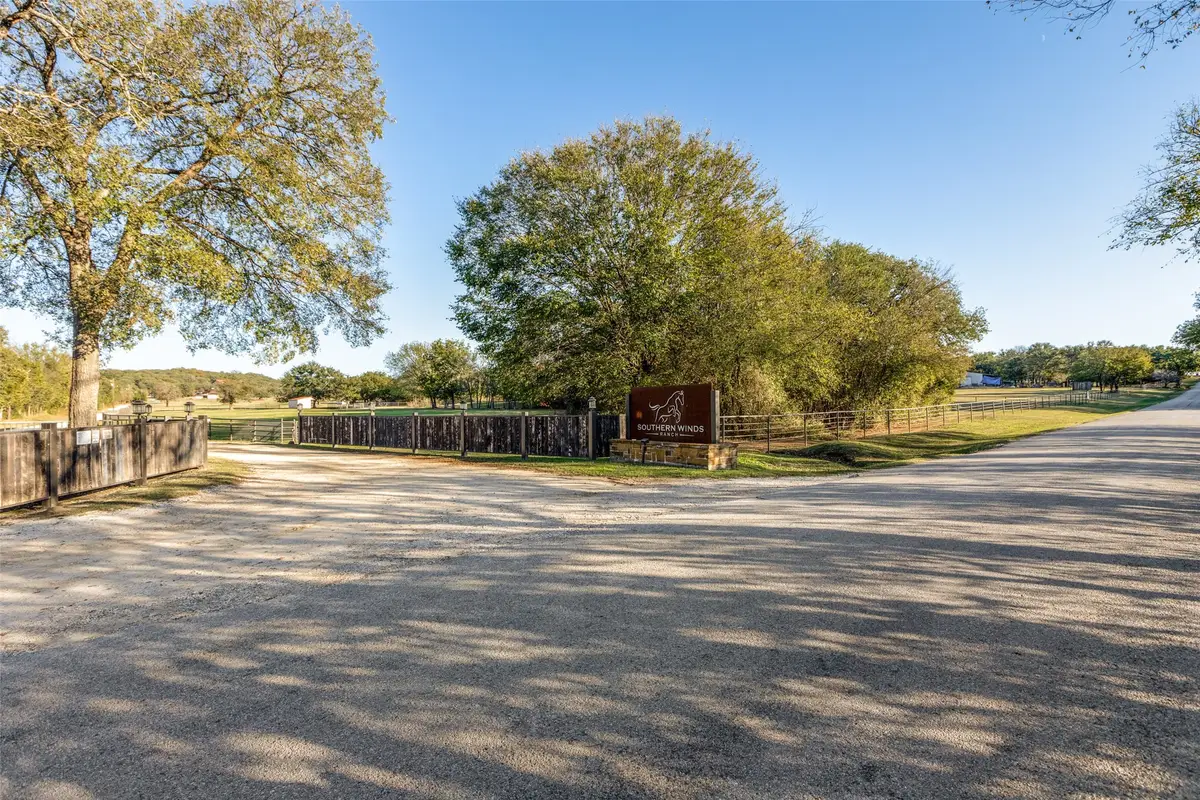 492 Prairie Grove Road, Valley View, TX 76272 - Image #1