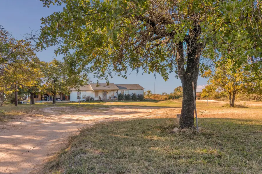 511 Salt Creek Road, Springtown, TX 76082 - Image #2