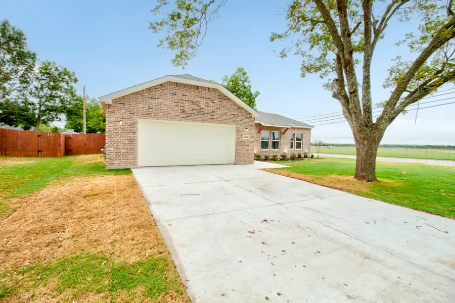 1019 Holiday Drive, Sherman, TX 75090 - Image #2