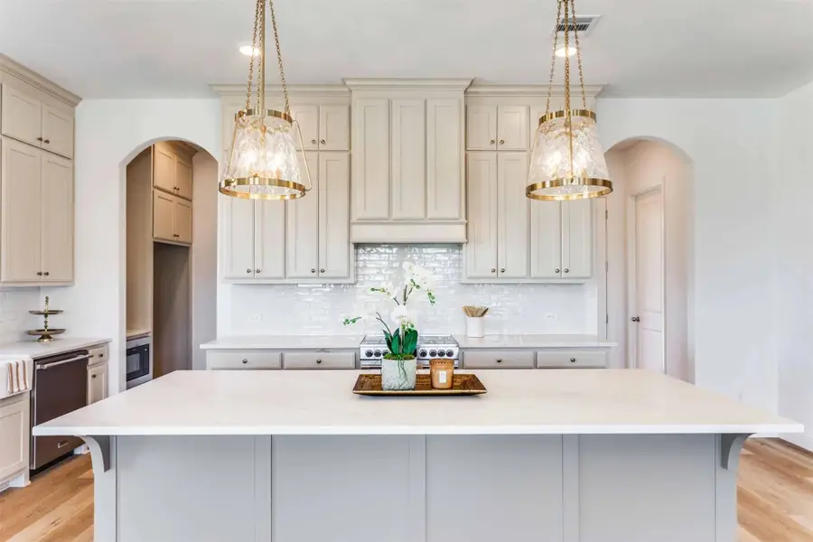 8965 Armstrong Court, Benbrook, TX 76126 - Image #3