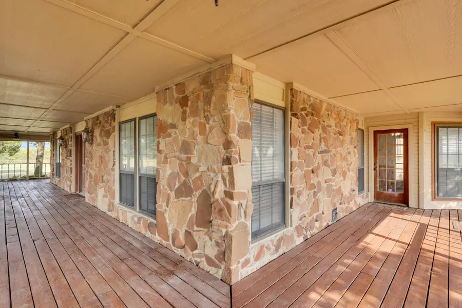 1105 E Highland Road, Oak Leaf, TX 75154 - Image #3