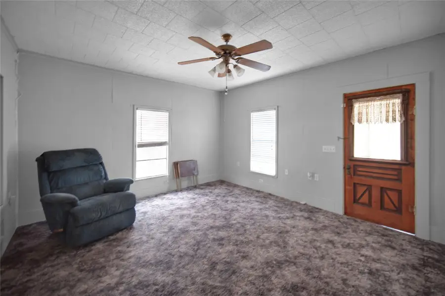 605 W Archer Street, Jacksboro, TX 76458 - Image #3