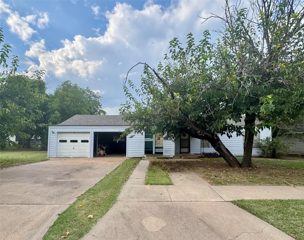 832 Rose Street, Albany, TX 76430 - Image #1