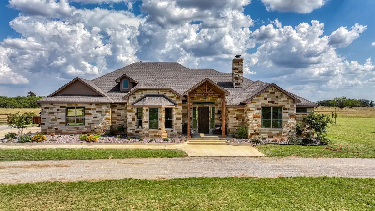 888 Hayes Road, Mineral Wells, TX 76067 - Image #1