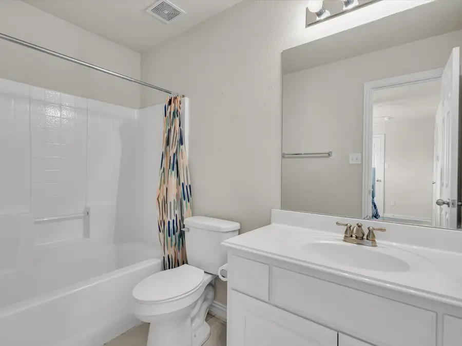 2700 Club Ridge Drive #34, Lewisville, TX 75067 - Image #3