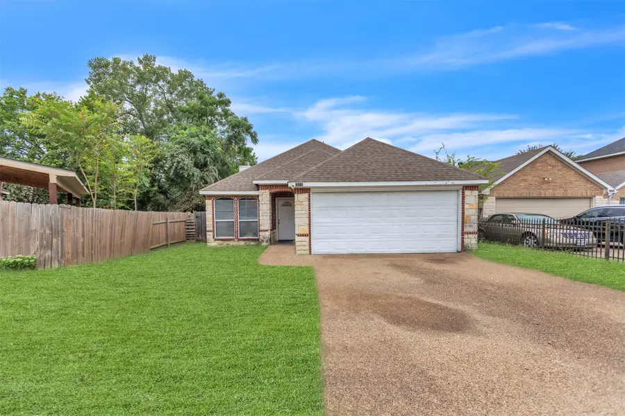 2933 Curvilinear Court, Dallas, TX 75227 - Image #2