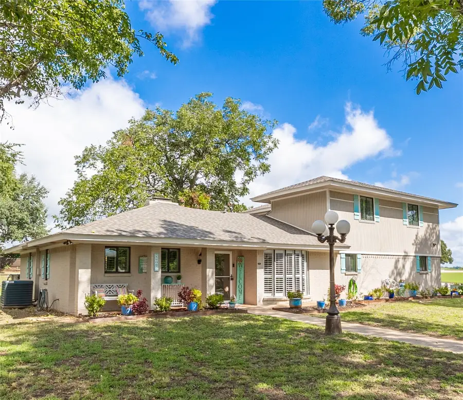 807 Hilltop Drive, Weatherford, TX 76086 - Image #3