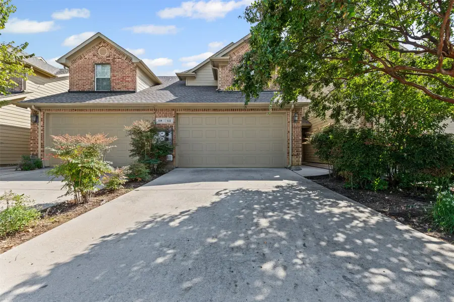 122 Barrington Lane, Lewisville, TX 75067 - Image #2