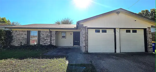 6432 Grasshopper Drive, Watauga, TX 76148