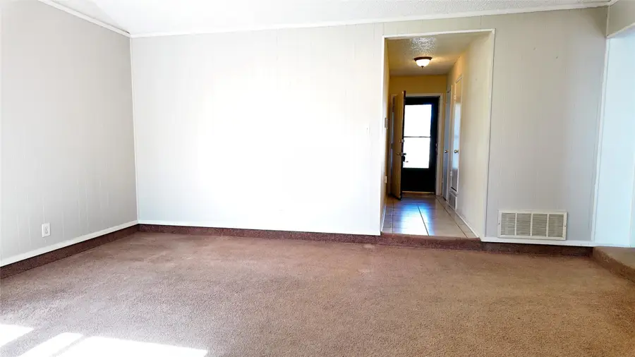 6432 Grasshopper Drive, Watauga, TX 76148 - Image #3