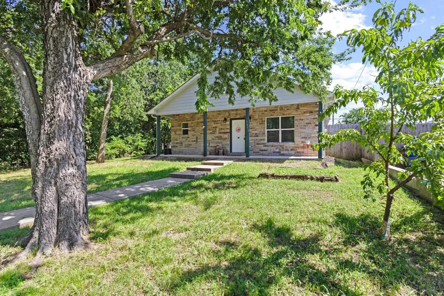 105 William Street, Pottsboro, TX 75076 - Image #2