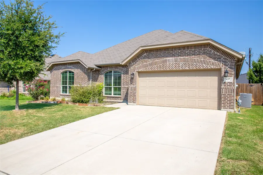 637 Peach Lane, Burleson, TX 76028 - Image #2