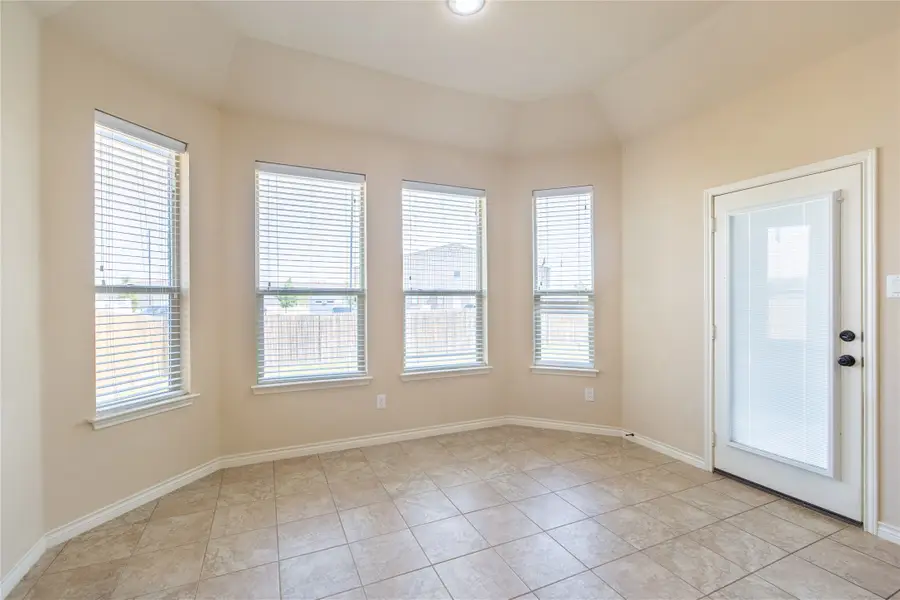 637 Peach Lane, Burleson, TX 76028 - Image #3