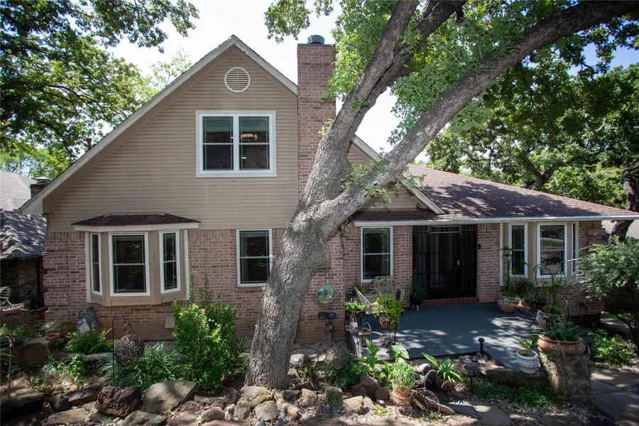 1806 Old Oak Drive, Arlington, TX 76012 - Image #3