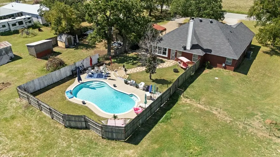 697 County Road 1304, Bridgeport, TX 76426 - Image #2